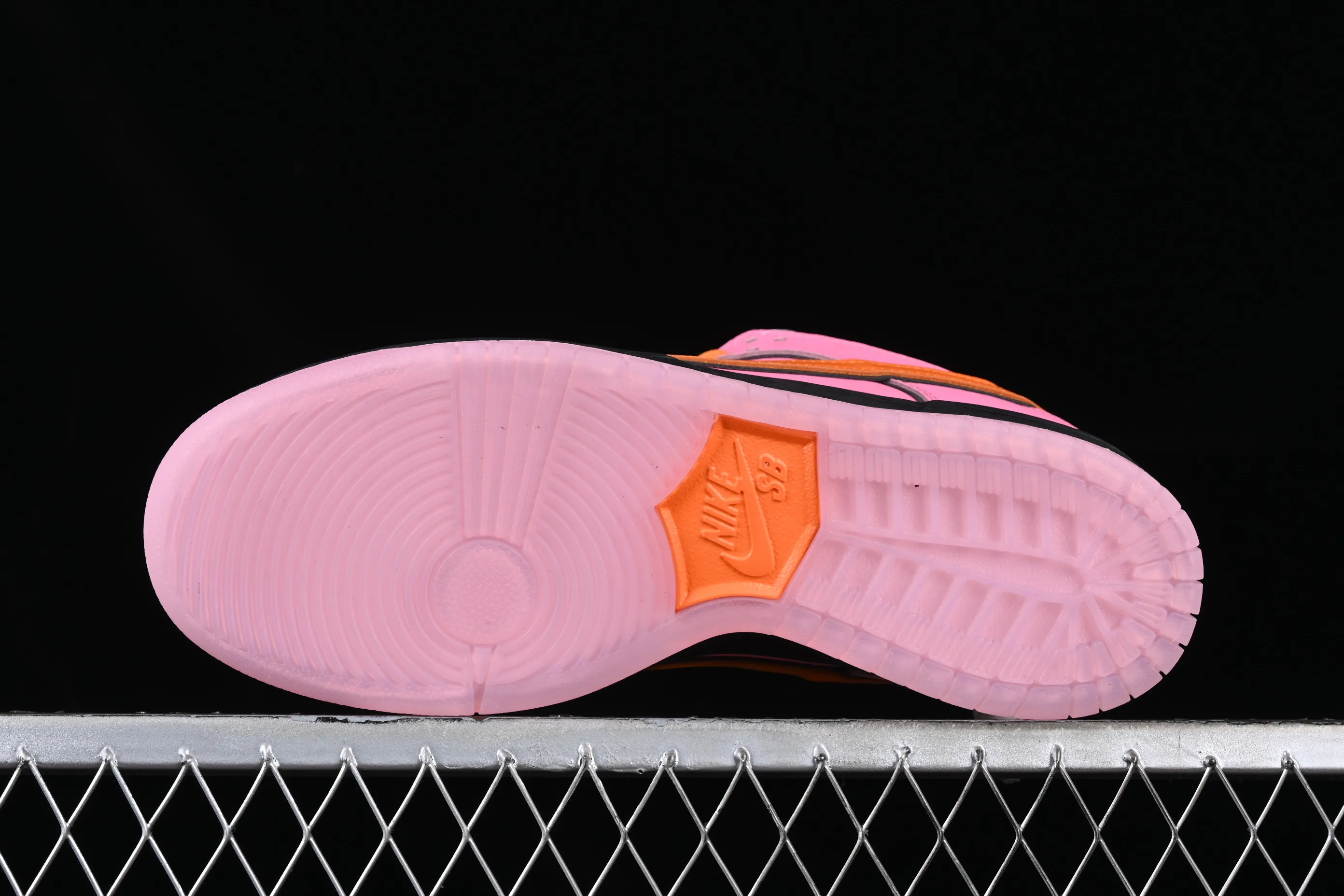 All Categories Nk SB Dunk Series Nk SB Dunk Low Low-top sneakers Pure original version The Powerpuff Girls x Nk SB Dunk Low Powerpuff Girls joint model Low-top casual sneakers FD2631-600